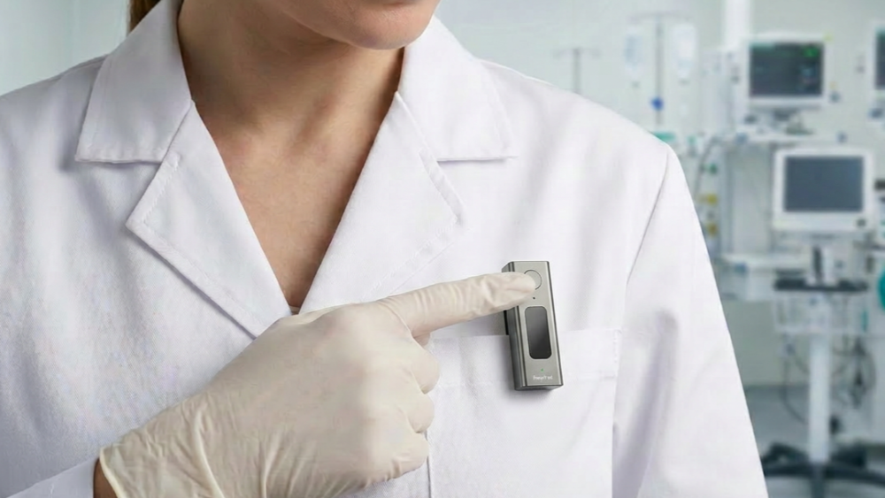 Healthcare team using GMIC hardware